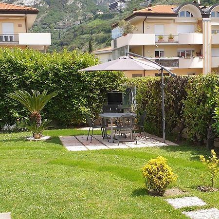 Sam&Sun Apartman Torbole Sul Garda Kültér fotó