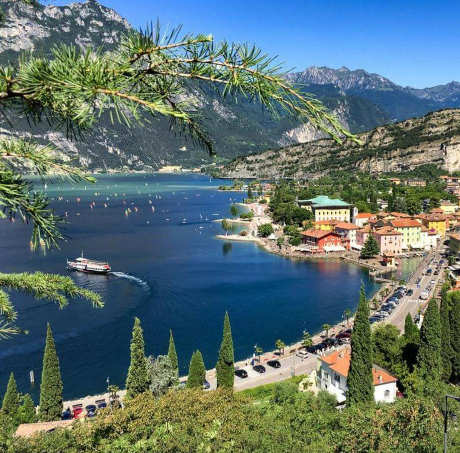 Sam&Sun Apartman Torbole Sul Garda Kültér fotó