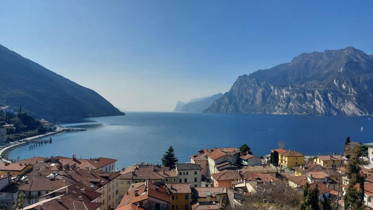 Sam&Sun Apartman Torbole Sul Garda Kültér fotó